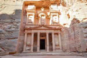 Read more about the article Petra, Jordan (7 Wonders of the World)